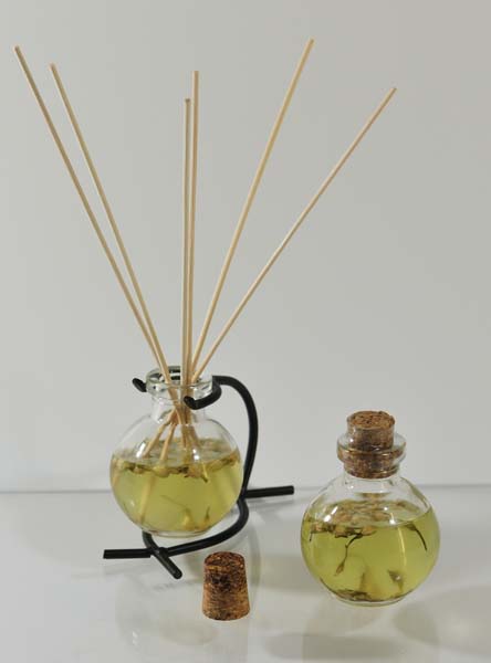 Floral-scented Reed Diffuser